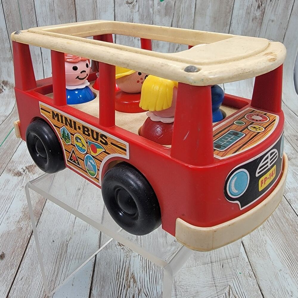 Vintage Fisher Price Little People Mini Bus & 5 Little People